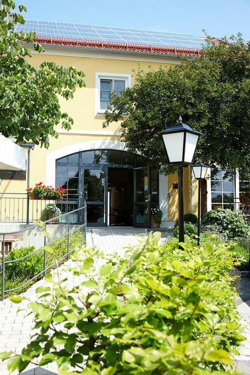 Hotel Eberl Hattenhofen  Bagian luar foto