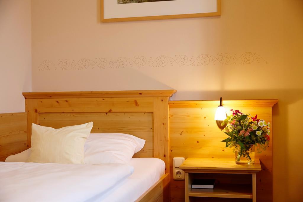 Hotel Eberl Hattenhofen  Bagian luar foto