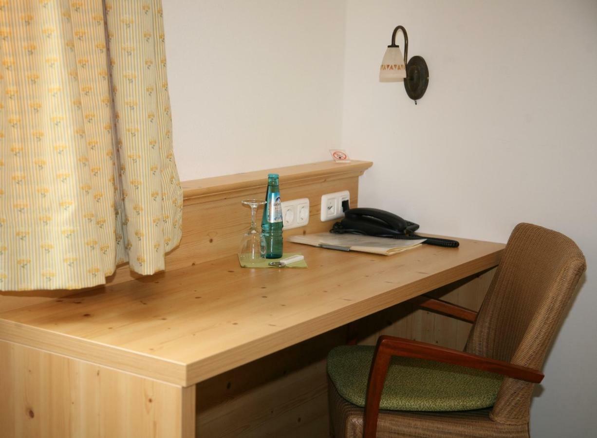 Hotel Eberl Hattenhofen  Bagian luar foto